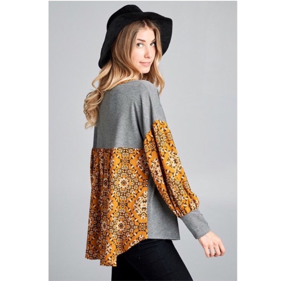 Host Pick 🥇Contrast Bell Sleeve Gray Top - Picture 2 of 4